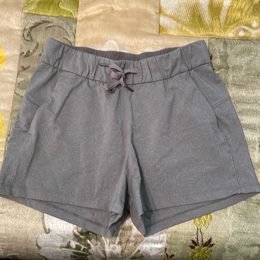 Lululemon size 4 athletic shorts